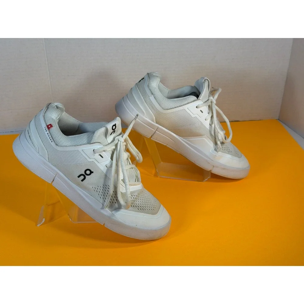 On Cloud THE ROGER Clubhouse White Silver Sneakers Womens Size 6 3WD11480482